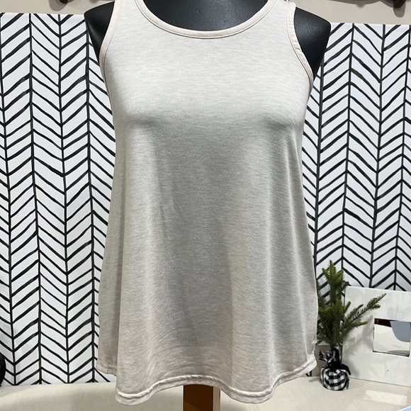 Sherpa Adventure Gear Cream Tank Top, Size Small - Picture 3 of 16